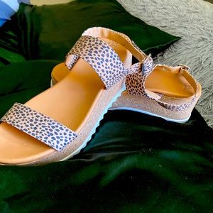 Size 8 Leopard Time & True Wedges!